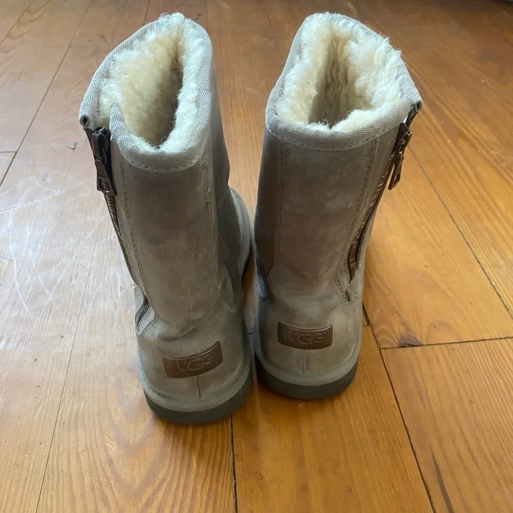 UGG Alber Gray Water-Resistant Side Zip Winter Boots - Size 9